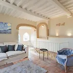 Elegant With Pool Garden & Refined Comfort Vila