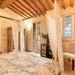 Elegant With Pool Garden & Refined Comfort Vila *