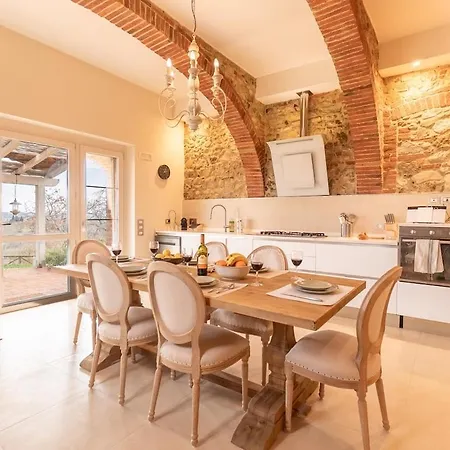 Villa Elegant With Pool Garden & Refined Comfort *