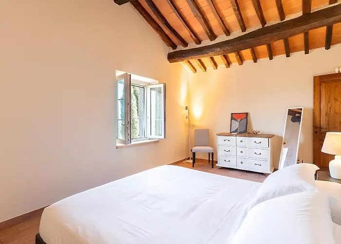 Elegant With Pool Garden & Refined Comfort * לוצ'יניאנו