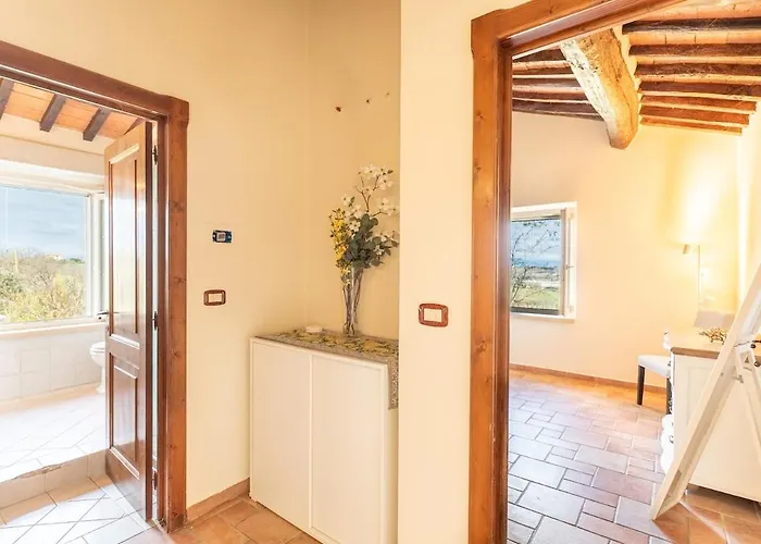 Elegant With Pool Garden & Refined Comfort וילה לוצ'יניאנו