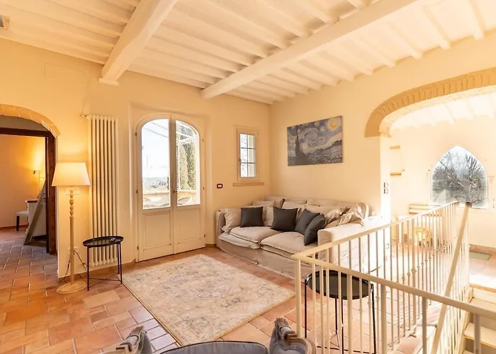 Elegant With Pool Garden & Refined Comfort